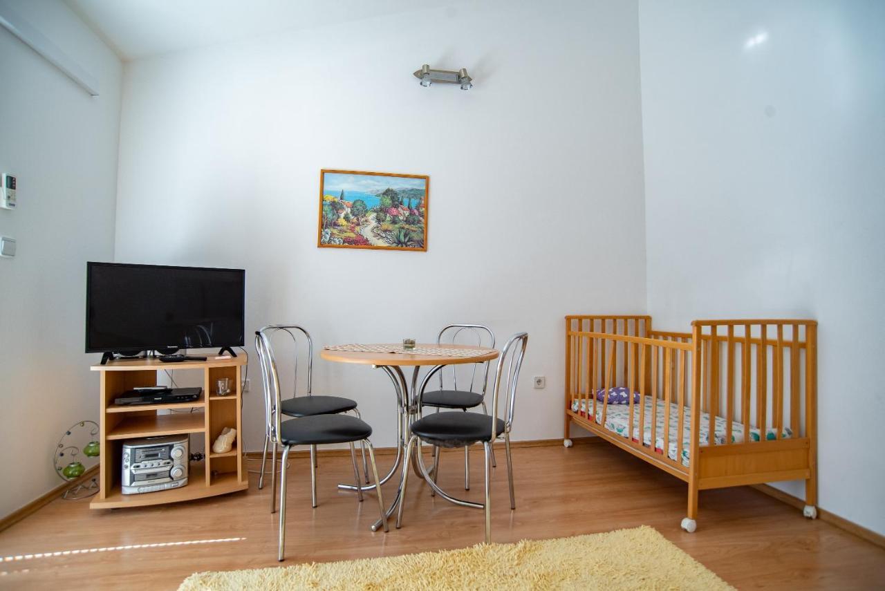 Apartments By The Sea Sumpetar, Omis - 2808 Buitenkant foto
